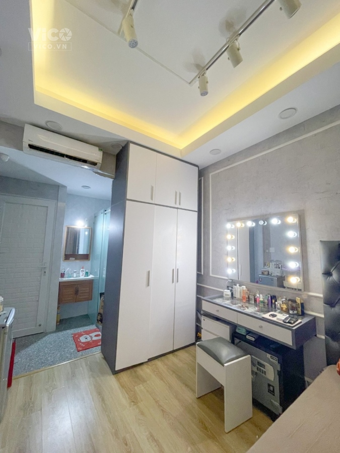 Bán nhà Trần Bình Trọng, Quận 5, hẻm xe hơi đổ cửa, 5 tầng BTCT dọn vào ở ngay.