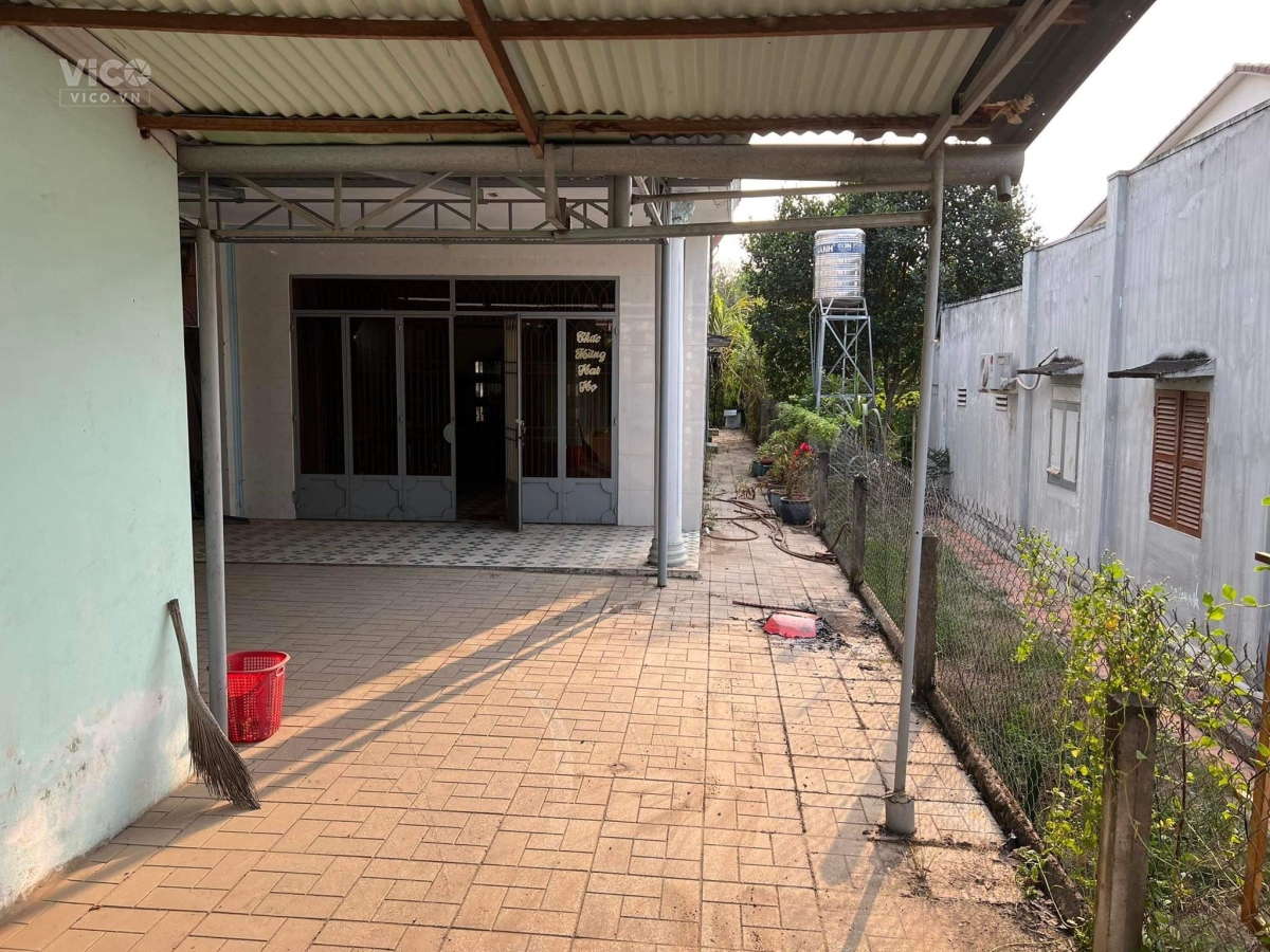 Bán nhà và Đất mặt tiền đường 36m DT784 diện tích 484 m2