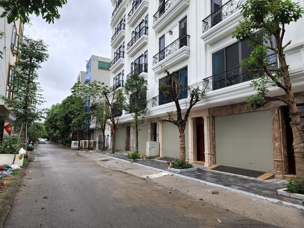 CẮT LỖ PHÂN LÔ KĐT VĂN PHÚ Ô TÔ TRÁNH VỈA HÈ 2 MẶT ĐƯỜNG 6.5 TỶ