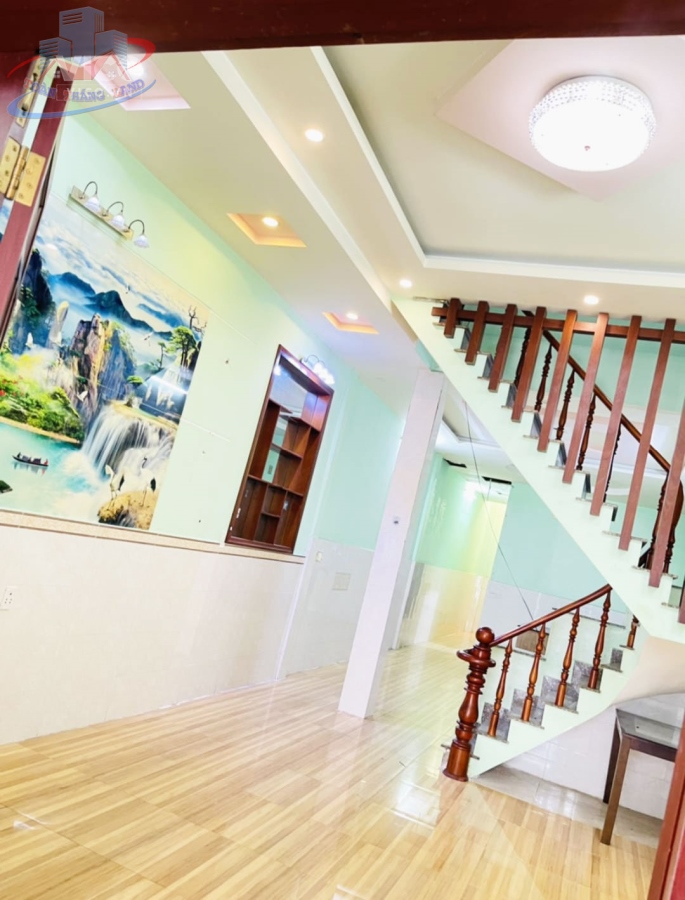 Q12.330. DIỆN TÍCH LỚN 100M2, 3 PN HẺM XE TẢI THÔNG, GẦN MẶT TIỀN HÀ ĐẶC Q12, NHÀ ĐẸP Ở NGAY.