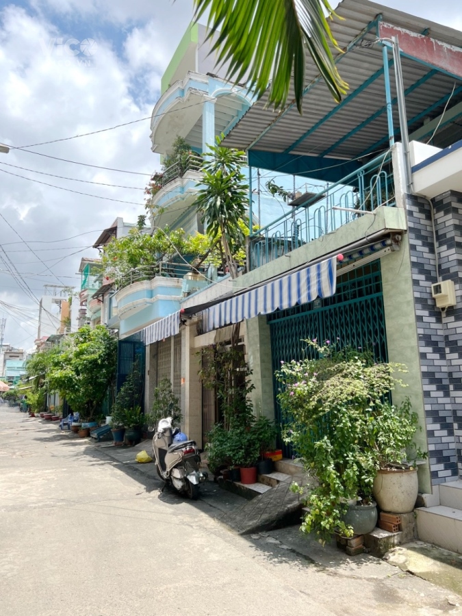 090922 Bán Gấp 100m2 đất kinh doanh Trâu Quỳ, Gia Lâm. Mặt tiền 6m, phố tấp nập. Lh 0989894845.