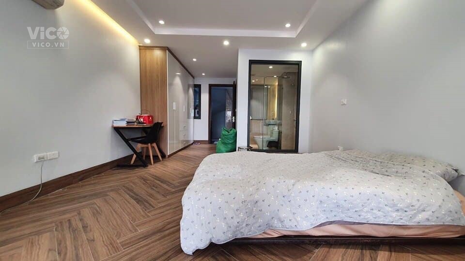 Bán nhà Hoàng Cầu, đẹp như biệt thự, 7 tầng, thang máy, ở cực đẳng cấp, giá 15.2 tỷ