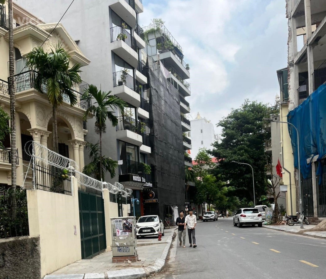 BÁN BIỆT THỰ 5 TÂY HỒ, DT 130M2, MT 10M, Gara Ô tô rộng, cho thuê gần 50.000/ năm, GIÁ nhỉnh