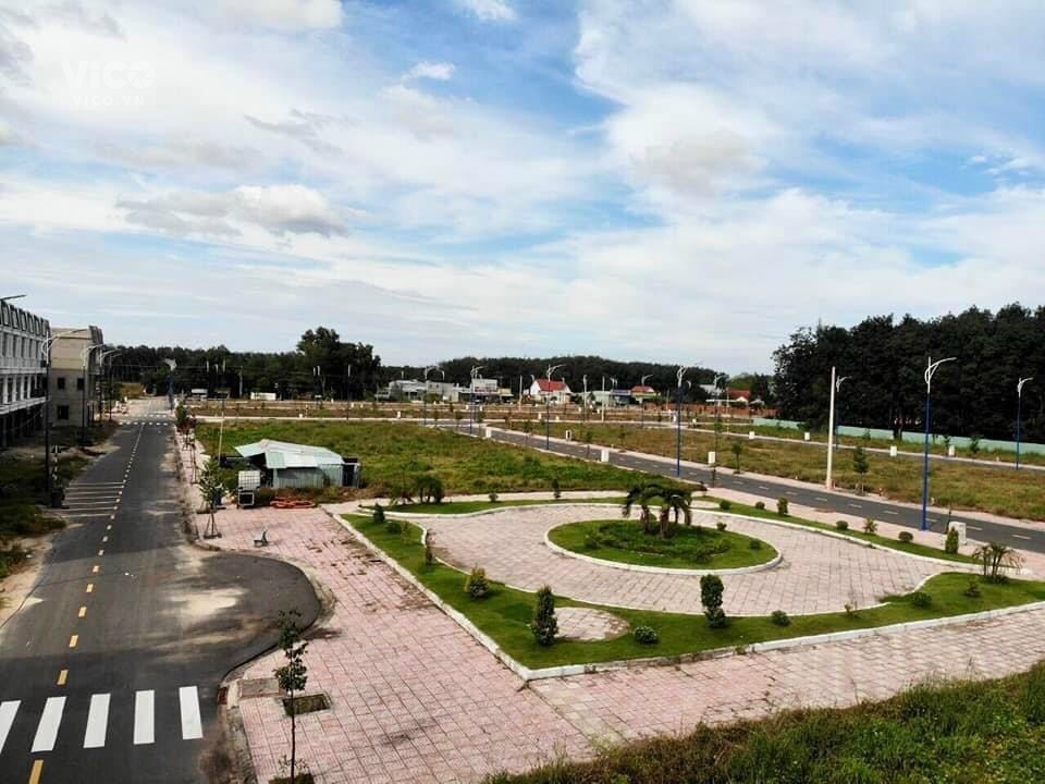 Bán đất gần trung tâm hành chính Bàu Bàng, đối diện chợ cặp sát QL13, ở Bình Dương. Giá 700 triệu