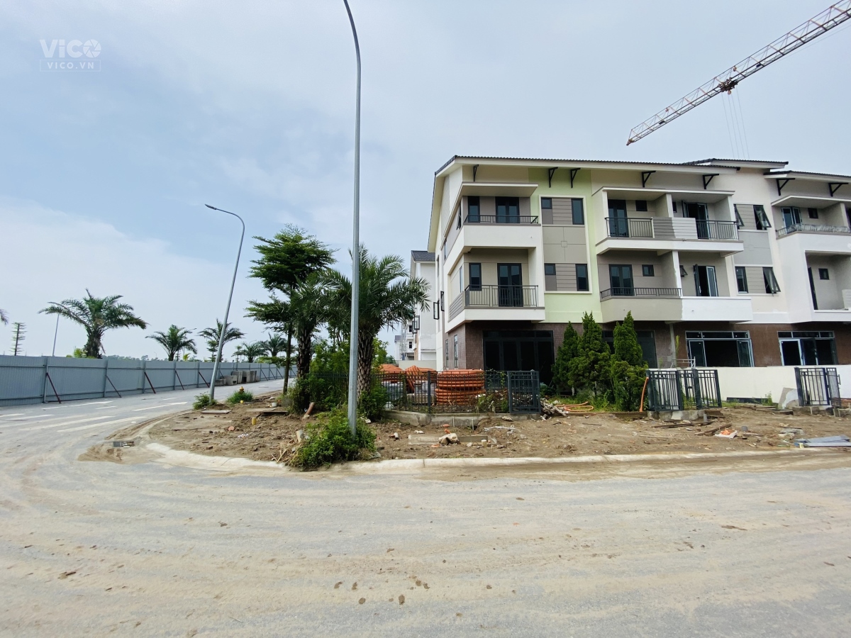 Cần bán gấp giá siêu rẻ nhà xây 3 tầng 100m2 tại dự án Centa Riverside