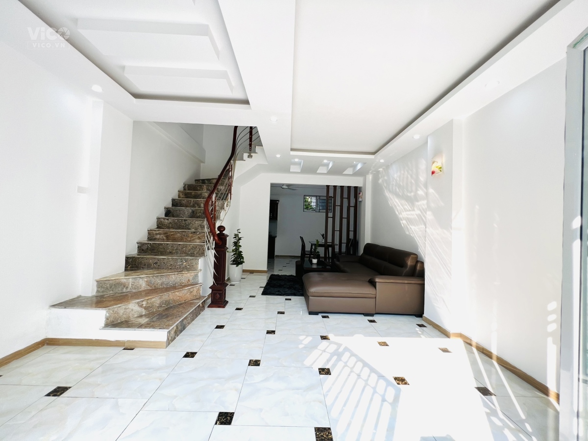 Bán nhà tại Tả Thanh Oai Thanh Trì, DT 42m2, 4 tầng, giá 2.68 tỷ