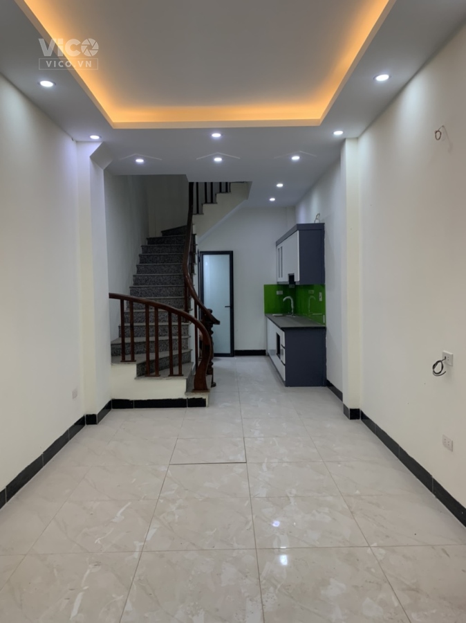 Cần bán gấp nhà Hữu Hòa Thanh Trì, DT 30m, 5 tầng, giá 2.5 tỷ