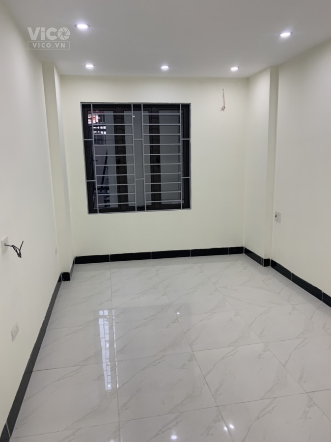 Cần bán gấp nhà Hữu Hòa Thanh Trì, DT 30m, 5 tầng, giá 2.5 tỷ