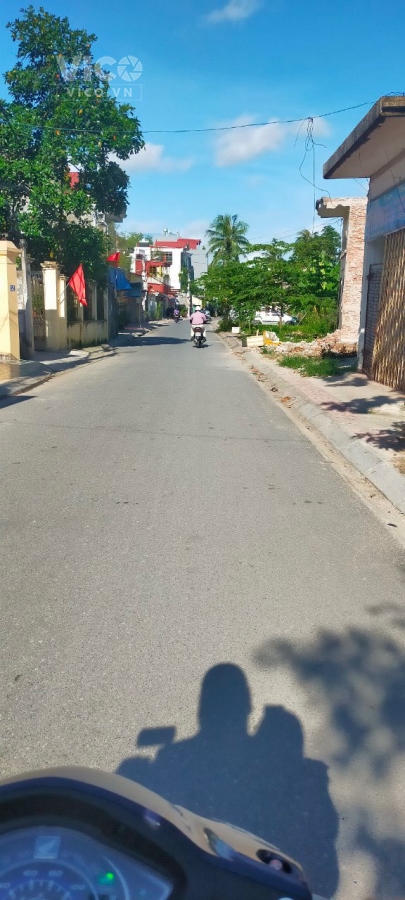 Chính chủ chuẩn bị bán ô đất siêu đẹp nằm trên trục phố Trần Đức Vượng ngay bên cạnh Bệnh Viện Đa