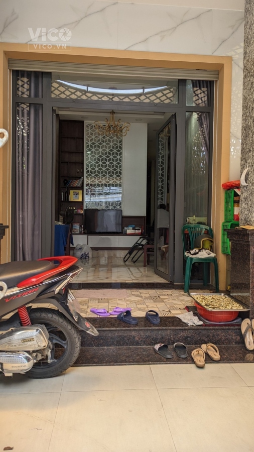 Bán nhà Lê Văn Việt, ngã 3 Mỹ Thành, Quận 9, xe hơi vào nhà, giá 4 tỷ55