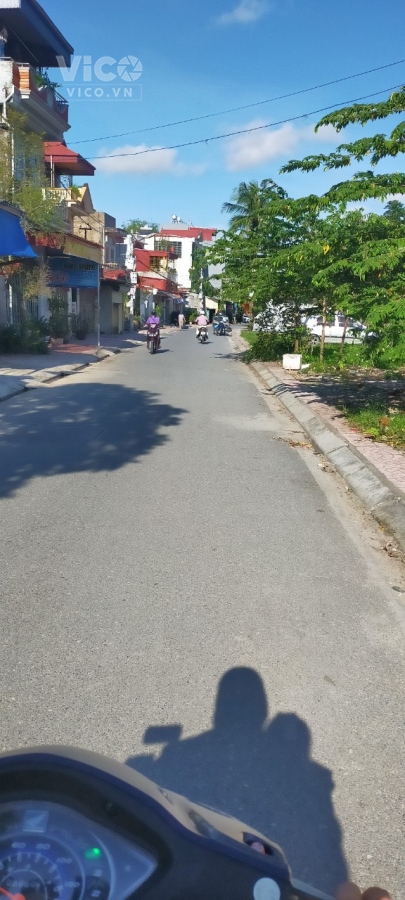 chính chủ bán đất Tiện ích gần trung tâm hành chính xã, chợ, trường học, Cây Xăng, Nghân Hàng ..cv