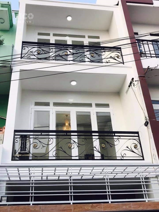 NHÀ ĐẸP Ở NGAY SÁT CHỢ KHU ẨM THỰC HXH KHÔNG NGẬP NƯỚC