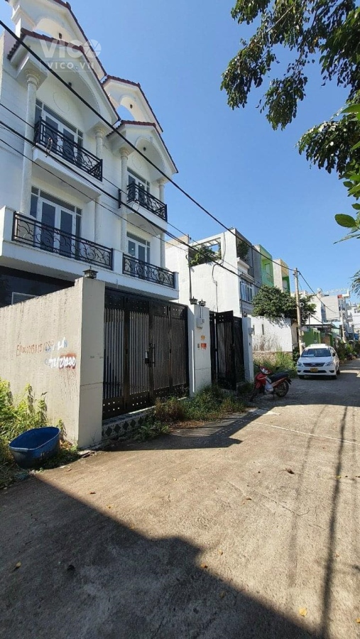 Bán nhà Vườn Lài Tân Thành, Tân Phú, 52m2, 4 tầng, HXH, giá 4,1 tỷ TL