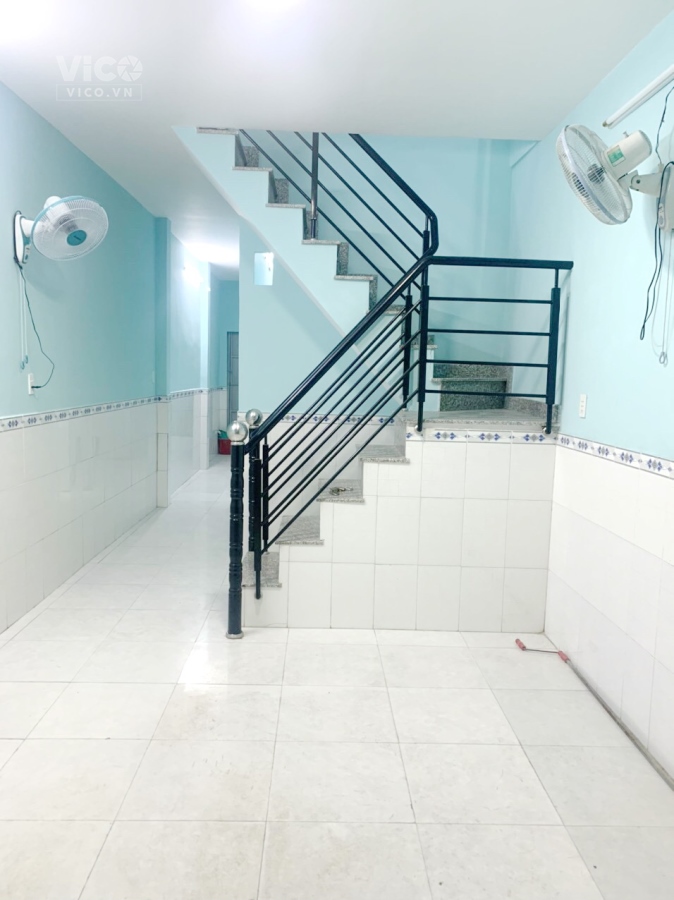 Nhà bán nở hậu hẻm Âu Dương Lân P2Q8. Trệt,lầu. Giá 2,6 tỷ bớt lộc