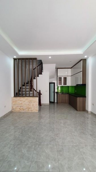 Bán nhà Đức Giang, Long Biên, Nhà xây lung linh, oto ngồi trong nhà, 36m, 5 tầng, 4.5 tỷ