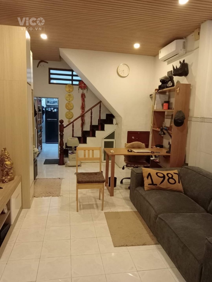 Bán GẤP đi định cư nước ngoài nhà Mai Văn Ngọc 50 m2 ( 3.4 x 13 ) 2 tầng chỉ 6 tỷ 6 , 15 m ra ô tô .