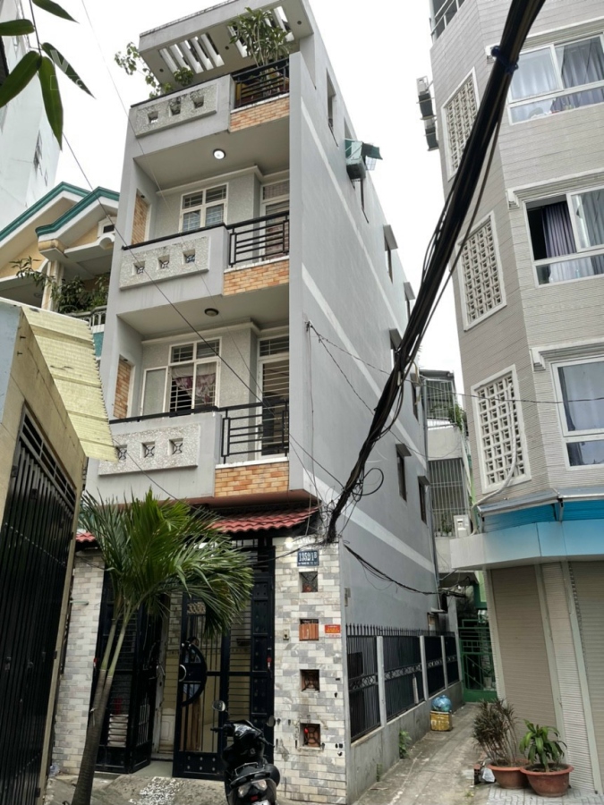 Bán nhà góc 2 HXH đường 3/2, Q.11. DT 4.1m x 13m (NH 4.6m). Giá 9 tỷ