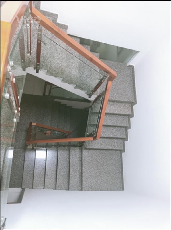 Nhà Măt tiền 3 tầng x 100m2 đường Đoàn Hữu Trưng giá 3.9 tỷ tlcc