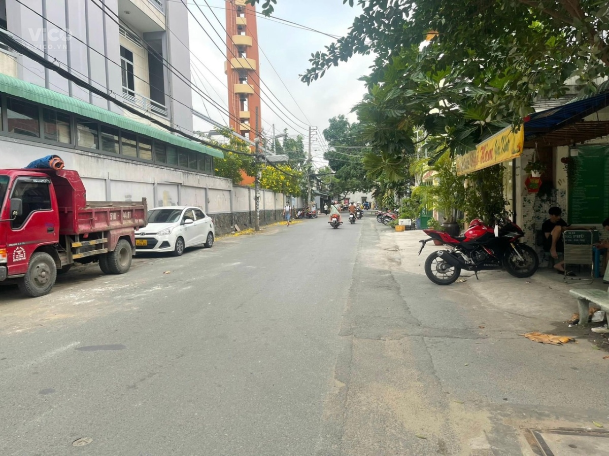 NHÀ ĐẸP KHÔNG TỲ VẾT,DT KHỦNG(7X15),ÔTÔ NGỦ TRONG NHÀ,5M RA XE TẢI TRÁNH,QUẬN 12 CHỈ 4.2TỶ.LH