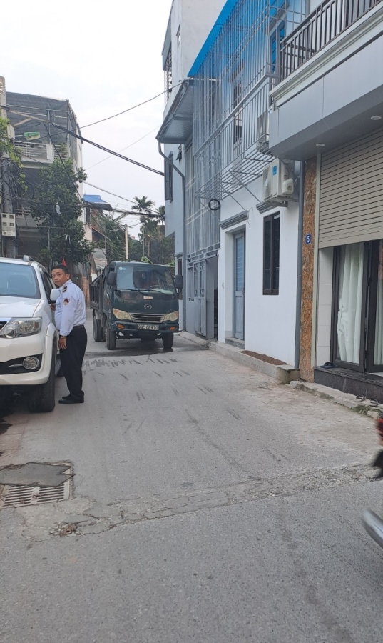 NHÀ BẮC CẦU ĐƯỜNG 5M Ô TÔ TRÁNH GIÁ CẢ TĂNG TỪNG NGÀY