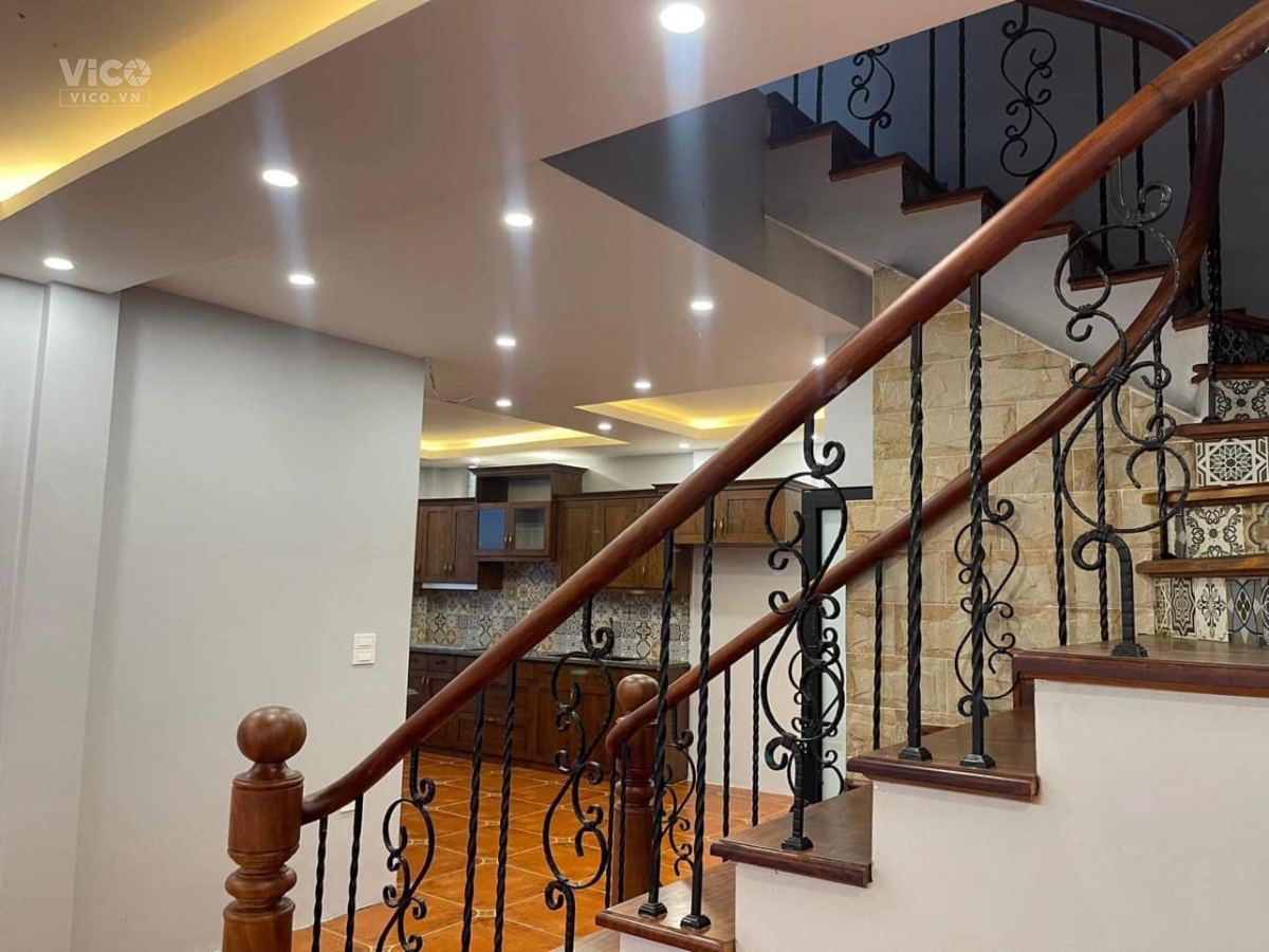 BÁN NHÀ PHỐ NGUYỄN VĂN CỪ, LONG BIÊN. 76m2, 5.8 Tỷ, LÔ GÓC, 2 MẶT THOÁNG, CÁCH NHÀ RA PHỐ.