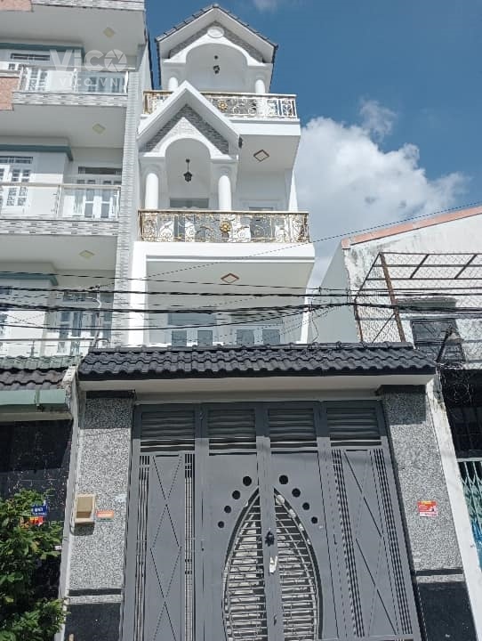 SIÊU PHẨM LÊ VĂN QUỚI 4 TẦNG BTCT 4PN HẺM 8M 80M2 SỔ VUỐNG A4 CHỈ NHỈNH 8 TỶ ( thương