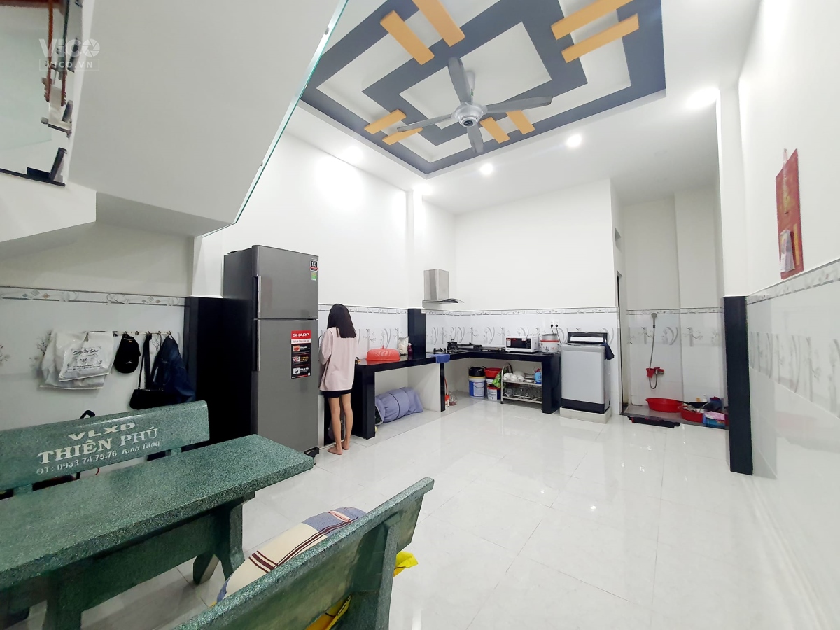 BÁN ĐẤT TẶNG DÃY PHÒNG TRỌ GỒM 8 PHÒNG VÀ 1 KIOT THUÊ THU NHẬP 15TR/TH. CÓ SỐ NHÀ HIỆN HỮU 13 HẺM