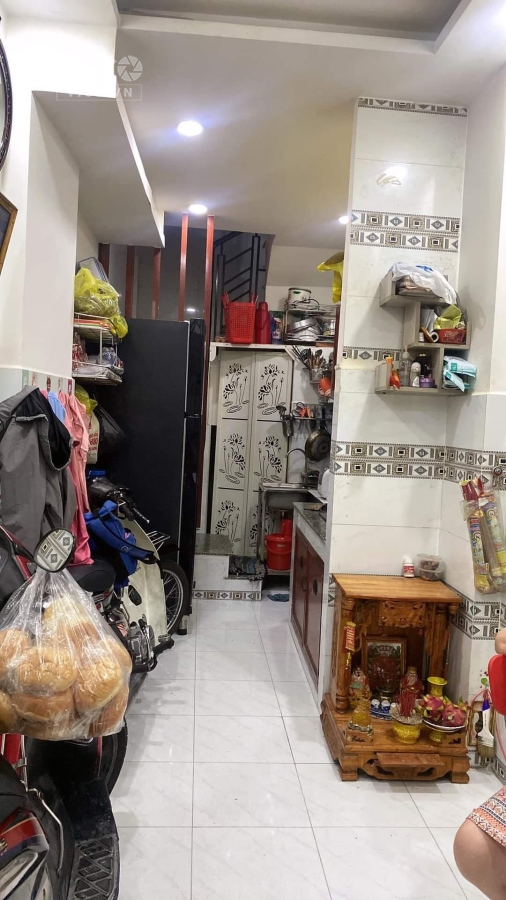 Bán nhà cách mạng tháng 8, quận 10, hẻm xe hơi, 4 tầng , giá nhỉnh 4 tỷ, ô tô đậu cửa 15 m , tổng
