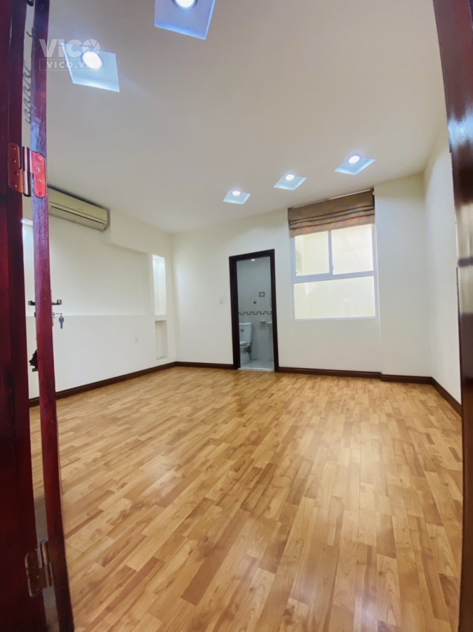 Bán Sổ Đỏ 6.5Tỷ Tặng Nhà Siêu Xinh. Mặt Tiền 4m , Nội Thất Châu Âu