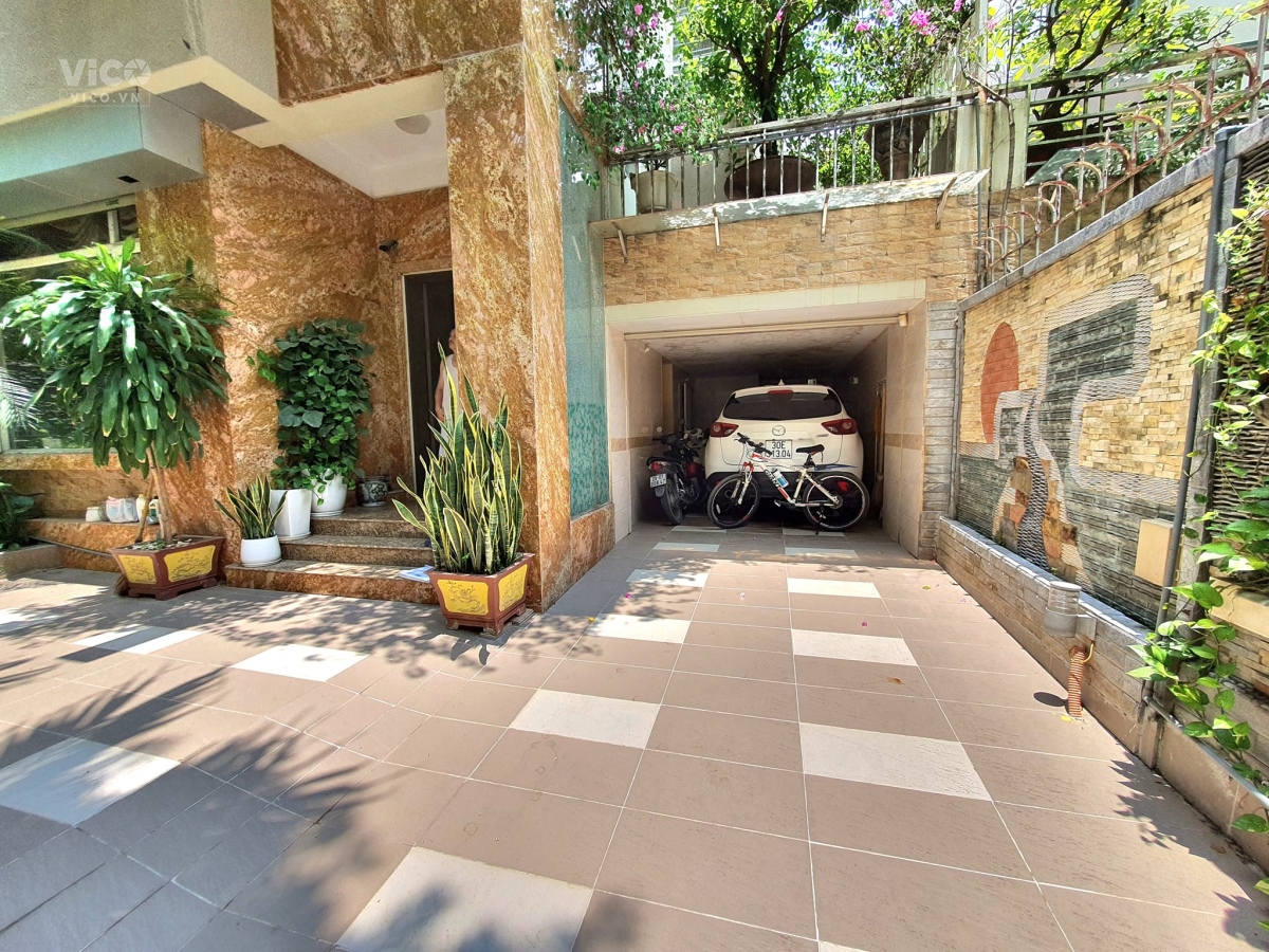 Biệt thự Nàng Hương 583 Nguyễn Trãi Thanh Xuân, 180m2, 4T, 10m Tiền, nhỉnh 26 tỷ.