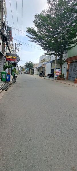 Nhà mặt tiền Lê Đình Cẩn Tân Tạo Bình tân, Diện tích rộng, khu kinh doanh sầm uất, giá chỉ dưới 10
