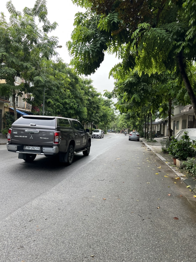 Bán trục TT1 văn phú Hà đông đường 25m 70m 4 tầng nhà hoàn thiện kinh doanh đẹp nhỉnh 11 tỷ.