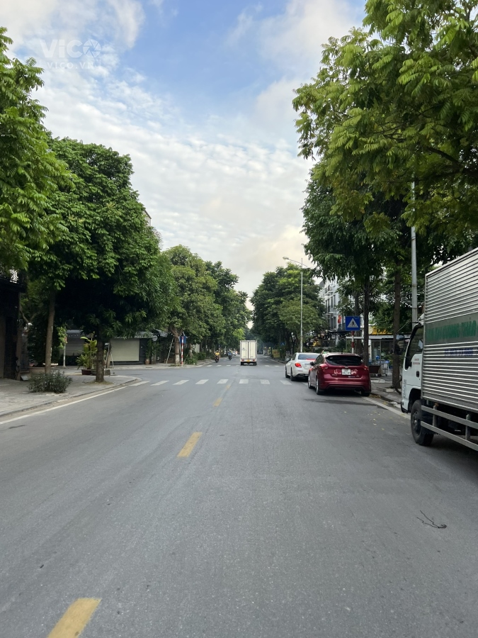 Bán LK văn phú trục TT3 đường 24m vỉa hè 5m 70m2 4 tầng hoàn thiện kinh doanh