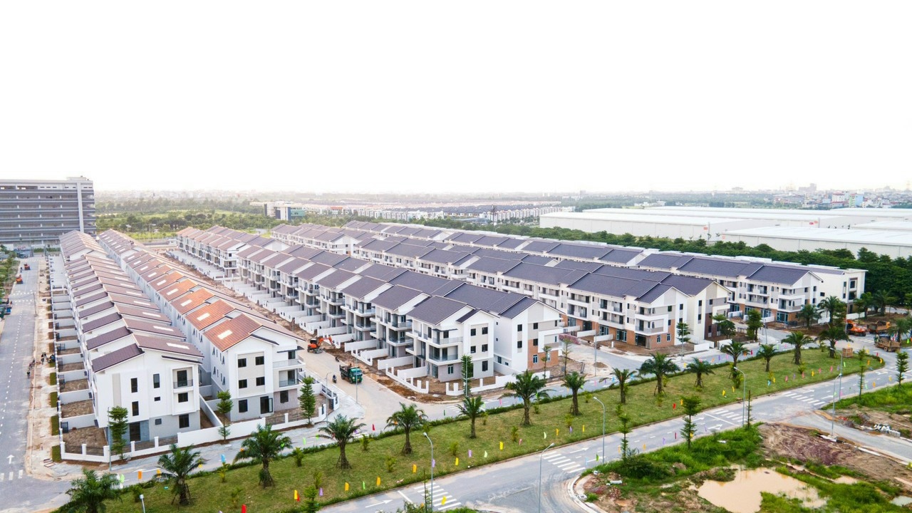 Bán shophouse mặt phố kinh doanh, đối diện khu công nghệ cao Inobiz Hub Từ Sơn, Bắc Ninh. 0984422588