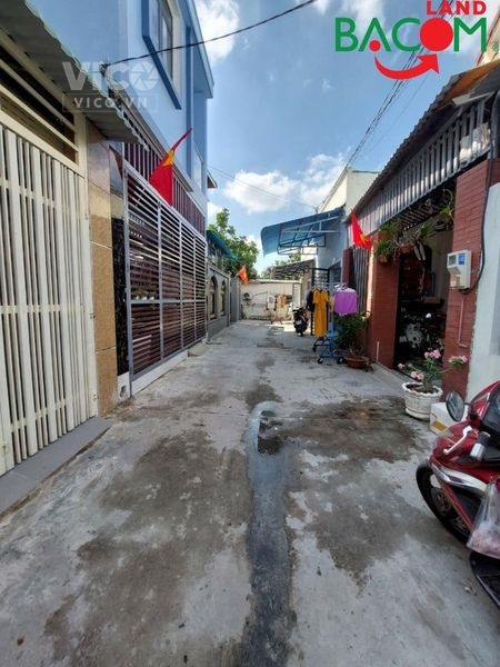 BÁN GẤP 2 CĂN NHÀ CẤP 4 ĐƯỜNG OTO , 7 x 18M NỞ HẬU, TÂN PHONG, BIÊN HOÀ , ĐỒNG NAI. Chỉ 3 TỶ