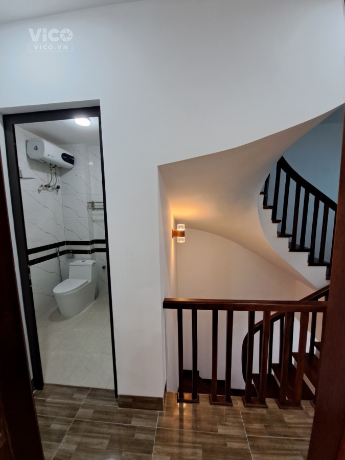 BÁN CĂN NHÀ DUY NHẤT TẠI HỒ HOÀNG CẦU 50M2, 5 TÀNG , ÔTÔ ĐỖ CỔNG. 0589593999.