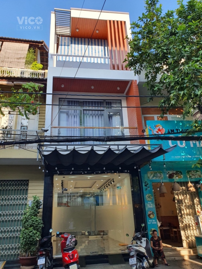 Nhà 3 tầng đẹp mới xây MT Huỳnh Thúc Kháng, Hải Châu, gấp bán giá sập hầm