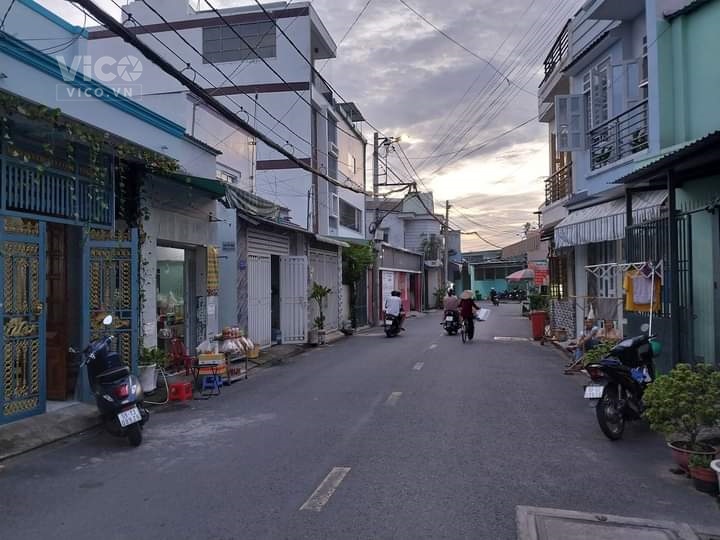 NHÀ BÁN HẺM XE HƠI TRÁNH 56m2 GẦN CV LÀNG HOA GÒ VẤP CHỈ 4.65TỶ CÓ TL.LH 0869264468 e Quyên chuyên