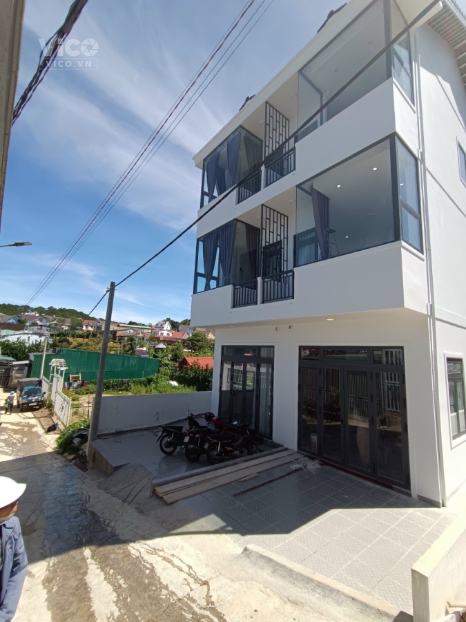 Cần bán gấp nhà đẹp mới xây xong đường Ngô Tất Tố, Đà Lạt