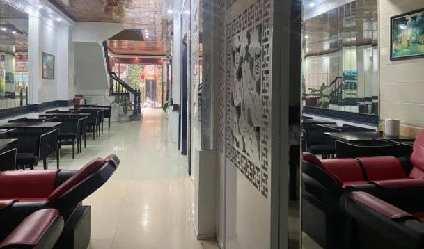 BÁN GẤP KHÁCH SẠN LINH ĐÀM KHU TRUNG TÂM XUNG QUANH NHIỀU TIỆN ÍCH 6 TẦNG 20 PHÒNG GIÁ 35 TỶ