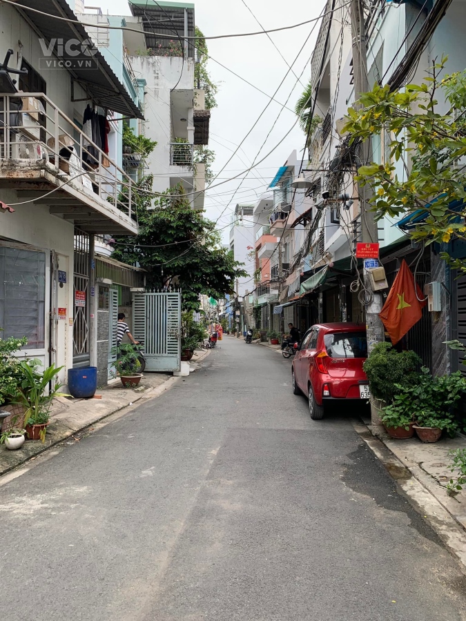 Bán nhà phố Quận 7, P. Bình Thuận, 72m2, 4 tầng , nhà mới nội thất cao cấp .giá nhỉnh 9 tỷ