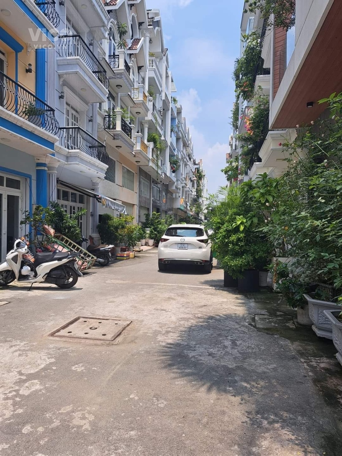 Xe Hơi Ngủ Trong Nhà Liền kề Phú Mỹ Hưng Nhà 4 tầng(512) Phú Mỹ Q7 Chỉ 9.5 Tỷ