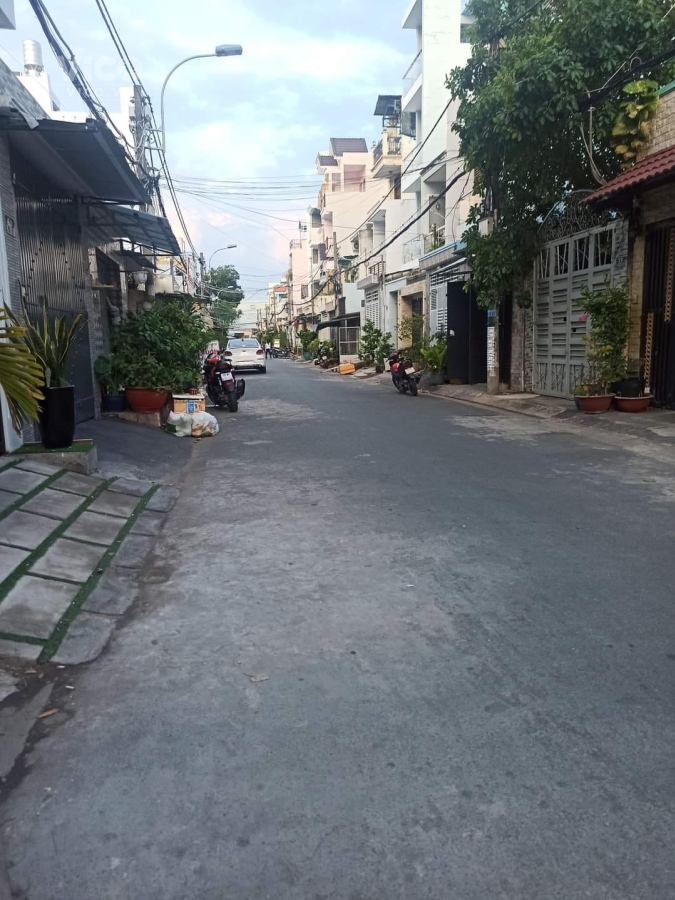 MẶT TIỀN KINH DOANH HẺM XE TẢI Bùi MÌNH TRỰC. Q8