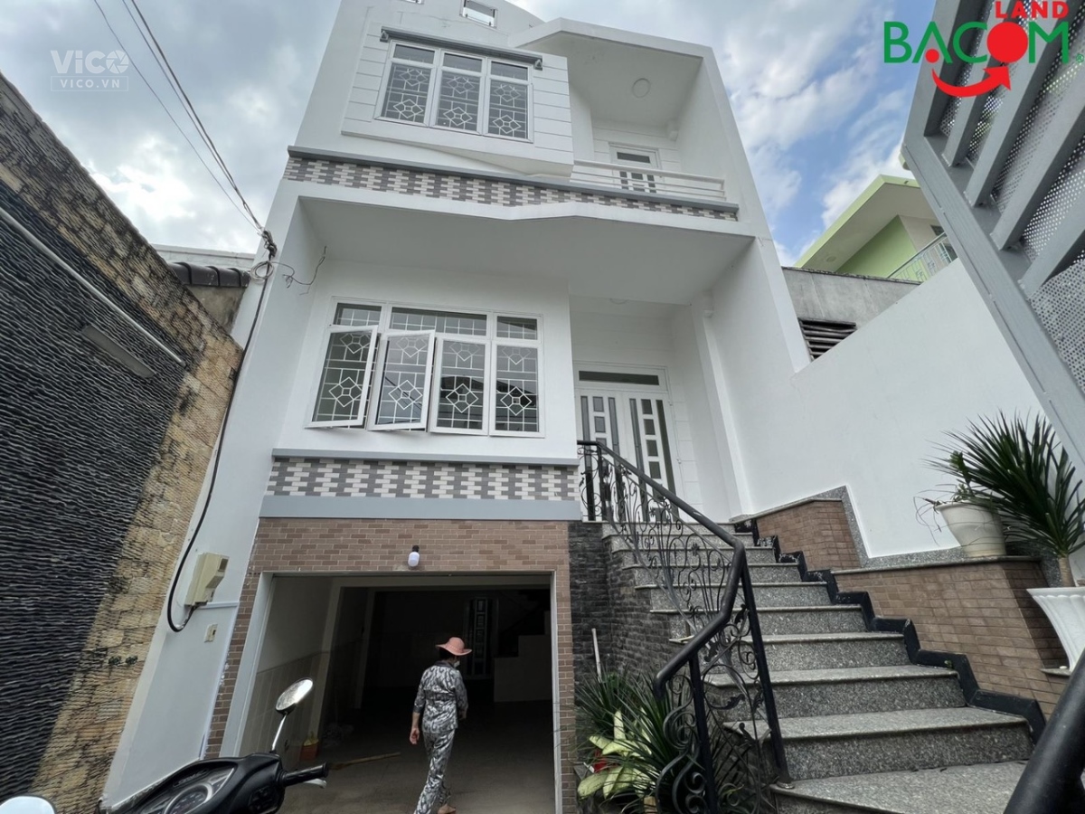Bán nhà 2 lầu đẹp,có dòng tiền 144 triệu,đường 2 xe oto, thông bàn cờ,P TRUNG DŨNG