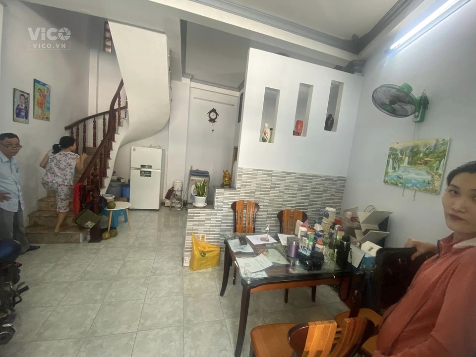 ĐƯỜNG 6M XE HƠI TRÁNH THÔNG NGANG HIẾM 4.5M