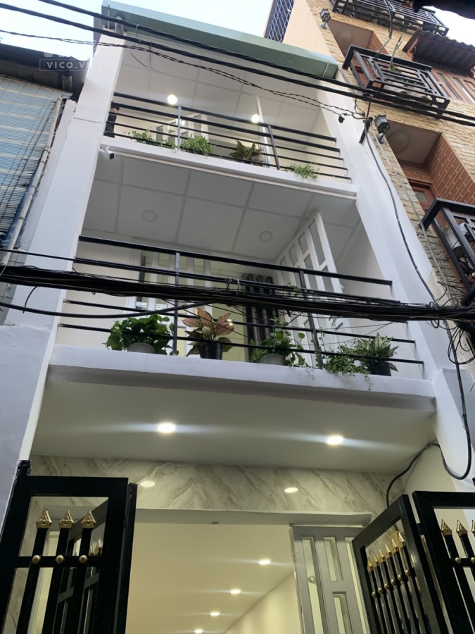 Bán nhà Nguyễn Văn Cừ Quận 1, Cách HXH 1 căn, vừa ở, kinh doanh, 30m2, chỉ nhỉnh 5 Tỷ