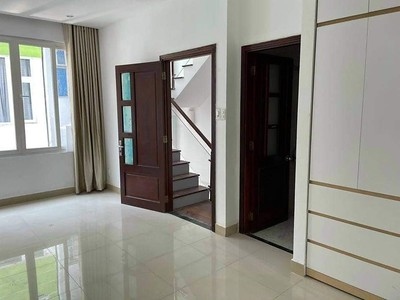 Bán nhà Đinh Tiên Hoàng p3 Bình Thạnh 3 tầng BTCT 34m2 3PN sổ vuông chỉ 4 tỷ7