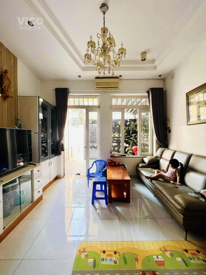 Nhà 3 Tầng Mặt tiền 4.7m Thống Nhất Sát Bệnh Viện, Chợ. Dt 5x12m. Giá 5 Tỉ