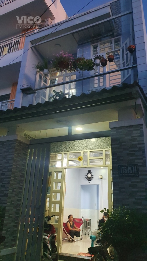 Nhà Bán 2 Tầng Xe Hơi Vi Vu Đình Phong Phú 70m2 chỉ hơn 4 Tỷ trung tâm Quận 9 Gía Rẻ