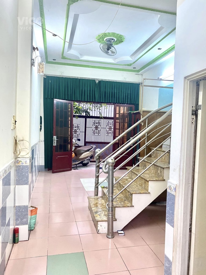 HXH Ngay Ngã 4 hàng xanh, 54m2, 3 tầng, 7.2 tỷ TL